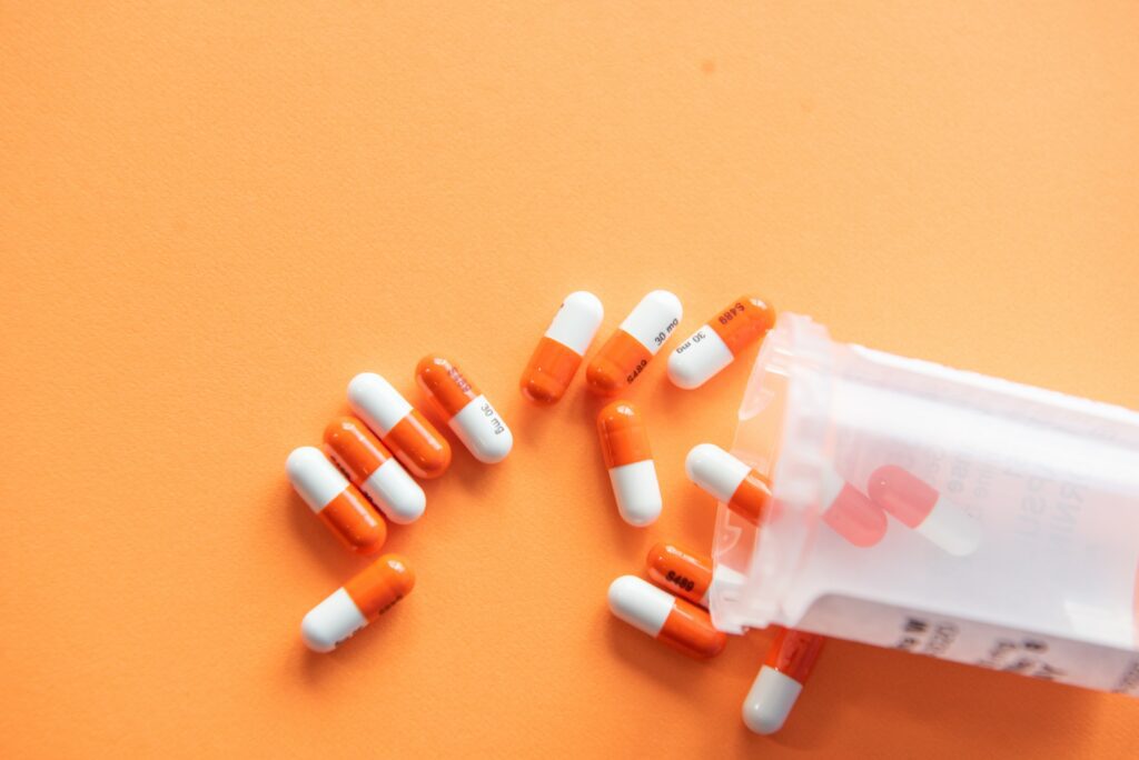an image of benzodiazepines representing mixing alcohol and drugs