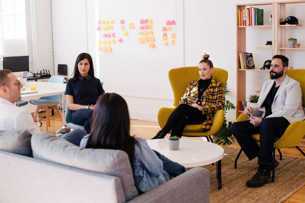 an image of a people in addiction group therapy