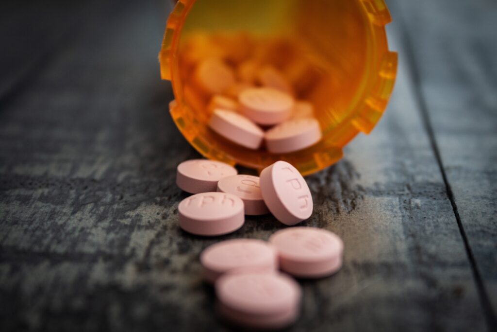 an image of pills representing mixing prozac and alcohol