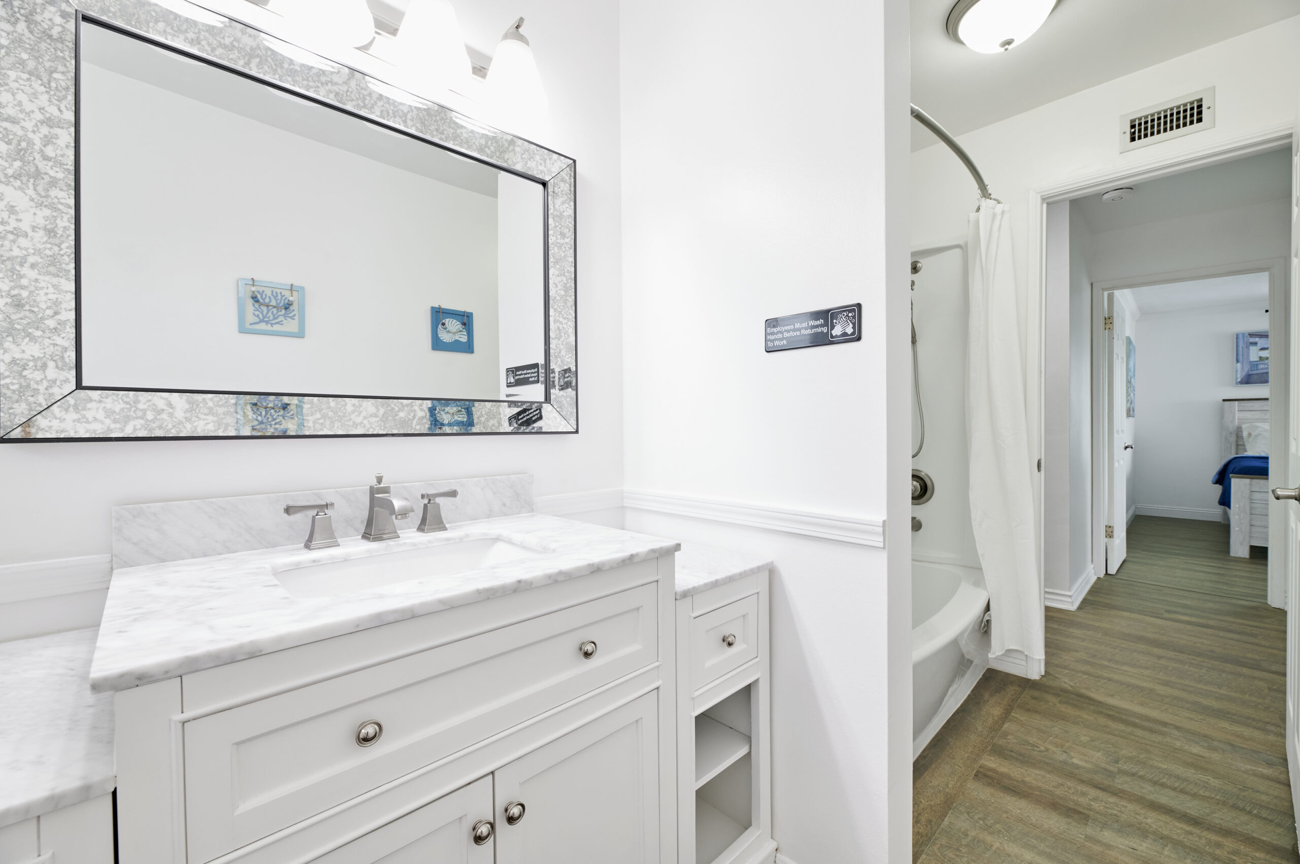 image of the bathroom at Gratitude Lodge rehab facility