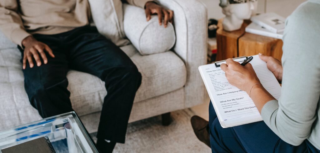 therapist and client representing what is an addictive personality