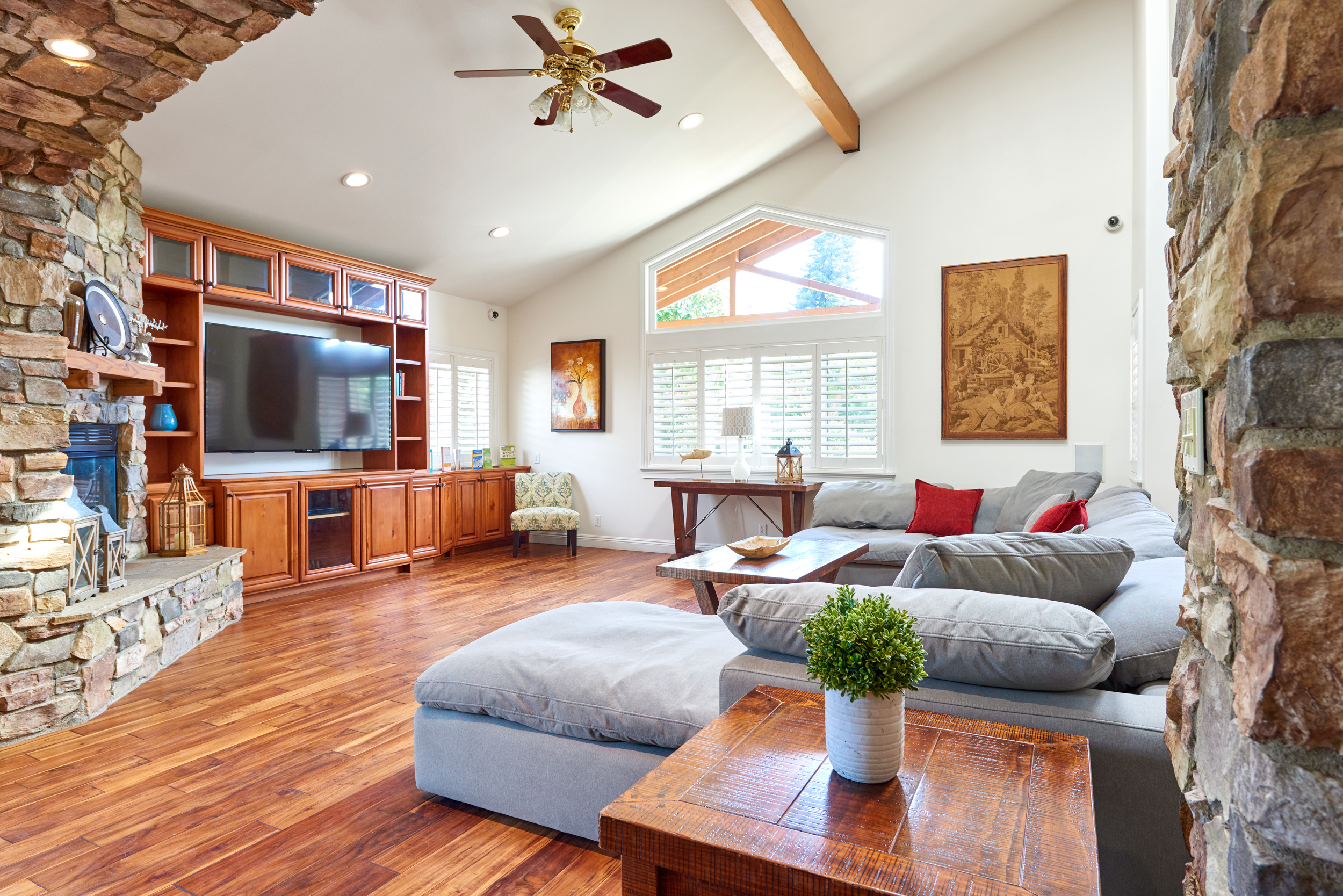 an image of Gratitude Lodge's comfortable center representing what do you