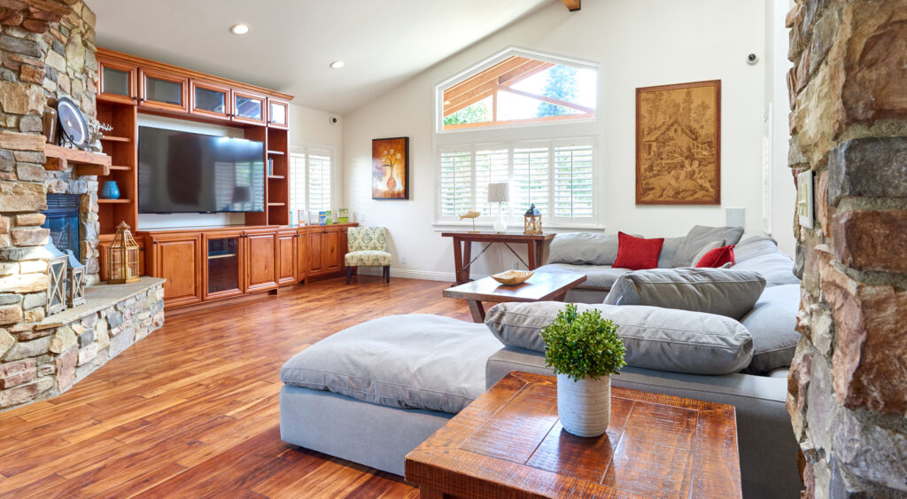 inside of gratitude lodge representing Art therapy for addiction recovery